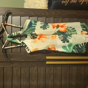 Chic Me Tropical Print Romper size Small.